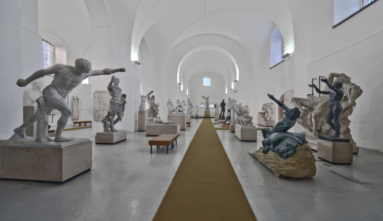 Galerie v Hostinném po rekonstrukci otevřela sbírku odlitků antických soch
