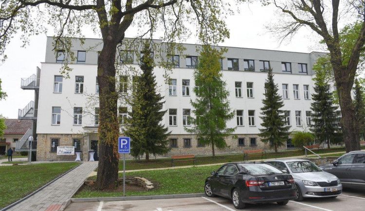 Stará budova nemocnice v Opočně se proměnila v moderní domov důchodců