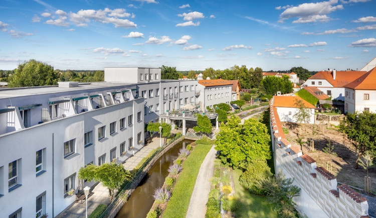 Firma chystá na jihu Čech Alzheimer centrum. Postavit ho musí do pěti let