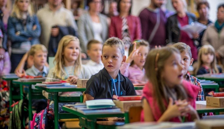 Do základních škol v Hradci Králové se hlásí tisícovka dětí. Do lavic usednou s ukrajinskými spolužáky