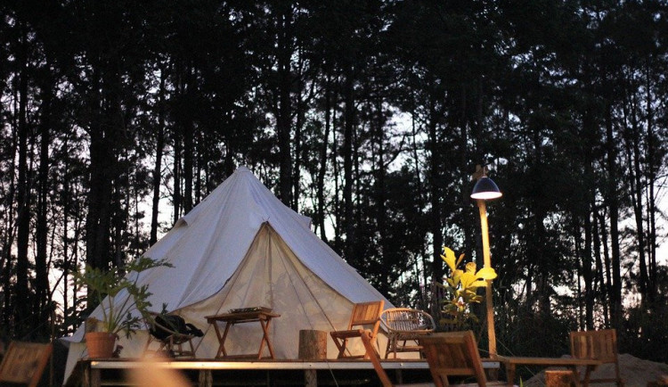 Češi si oblíbili luxusní kempování, majitelé ale musejí zlepšovat služby