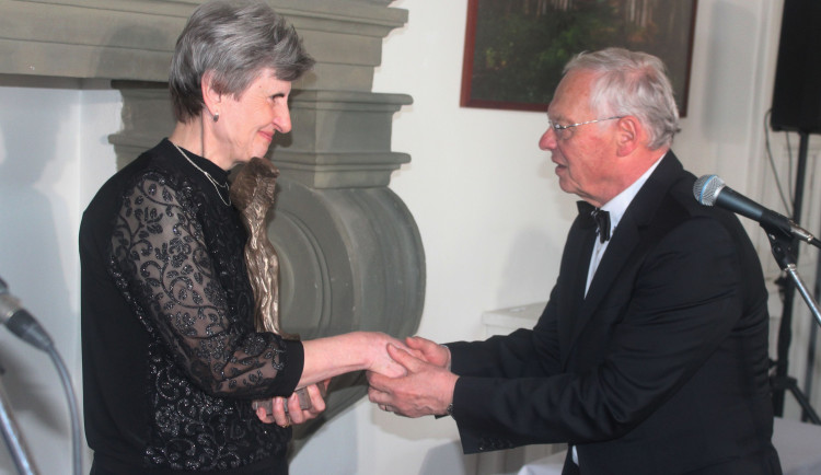 Jičín ocenil historičku Evu Bílkovou. Stala se oficiální držitelkou Ceny města