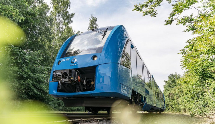 Do Česka přijede první vlak poháněný vodíkem. První cestující sveze v Hradci Králové a Jičíně