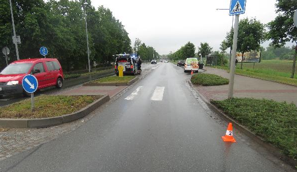 Řidič odjel od nehody. Hradecká policie ho vypátrala, nadýchal tři promile
