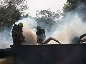 Rekreační chata v Hradci Králové lehla popelem. Škoda se vyšplhala na dva miliony korun