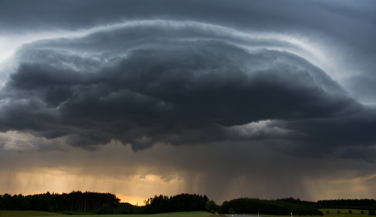V nadcházejícím týdnu přijde studená fronta. Většinou bude oblačná až zatažená obloha