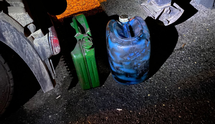 Zloději kradli na Českolipsku naftu. Nahlásila je kolemjdoucí