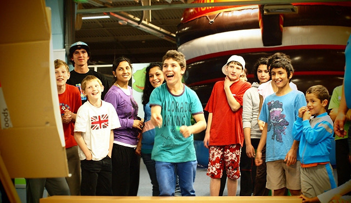 Dětské domovy? Kancelář ombudsmana volá po změně zákona a přípravě dětí na dospělost