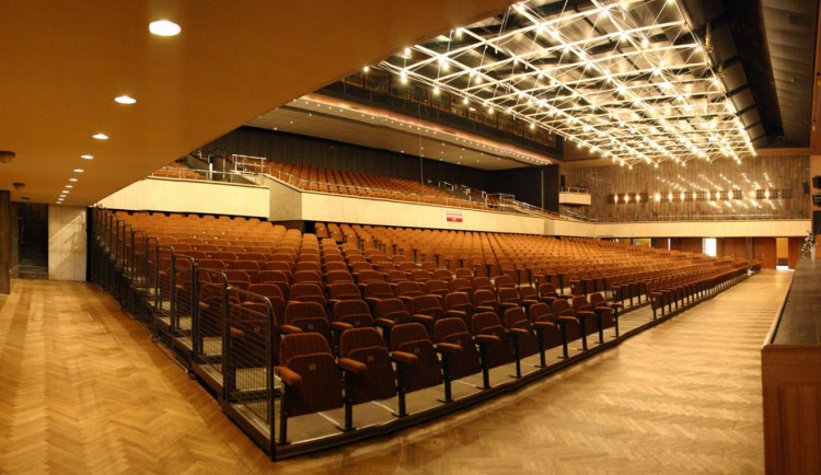 Centrum Aldis v Hradci Králové bude patři městu. Zastupitelstvo nákup schválilo