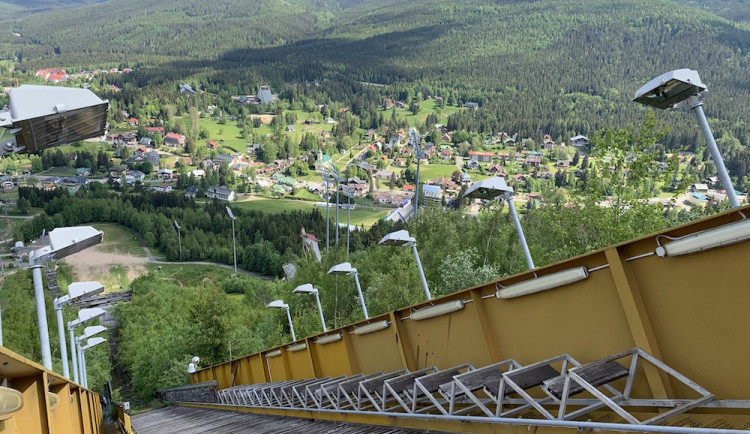 Neděláme to pro pět skokanů. Harrachov chce obnovit skokanský areál, má sloužit celoročně