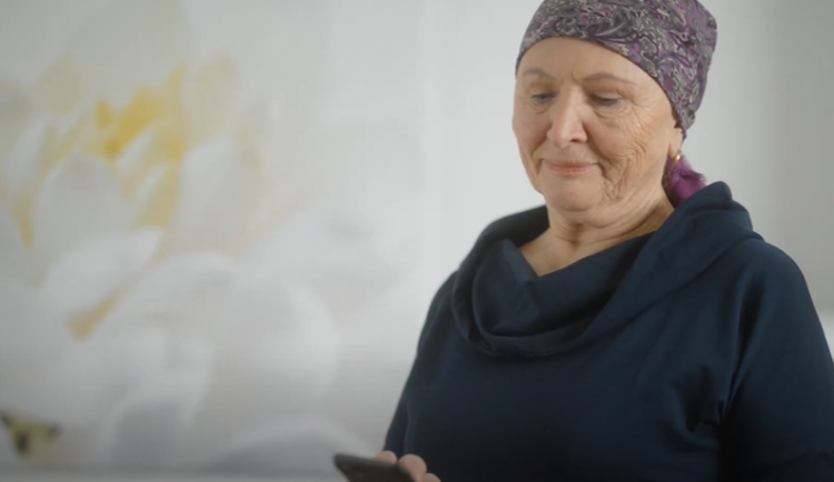 Lidem s rakovinou v Brně pomáhá mobilní aplikace. Zlepšuje psychické zdraví