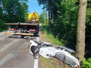 Tragický víkend na silnicích. V hradeckém kraji po nehodách zemřeli dva motorkáři