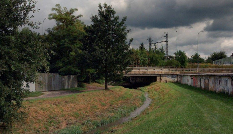 Oprava mostu přes Dobrovodský potok v Budějovicích vyjde na více než 10 milionů korun