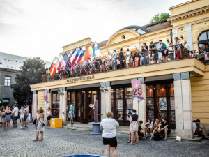 Hradecký divadelní festival nabídne stovky akcí v divadlech i na náměstích