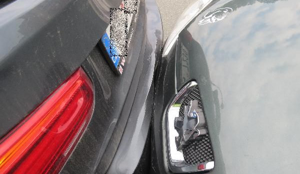 Drobný ťukanec může skončit vězením. Viník nehody se zákazem řízení nadýchal 2,5 promile