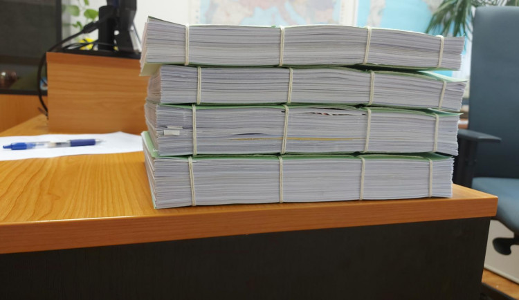 Podvodem z lidí vymámil 13 milionů korun. Všechny peníze prohrál v sázkách