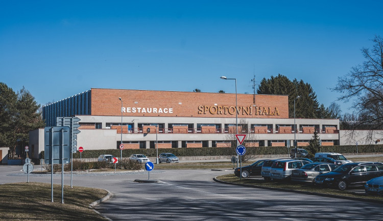 Po rekonstrukci střechy bude mít budějcká Sportovní hala nové ozvučení