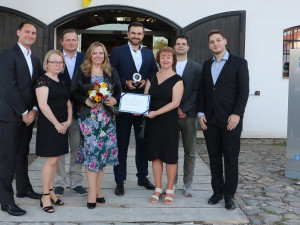 První náměstek hejtmana pro oblast inovací, investic a informačních technologií Pavel Bulíček spolu s realizačním týmem