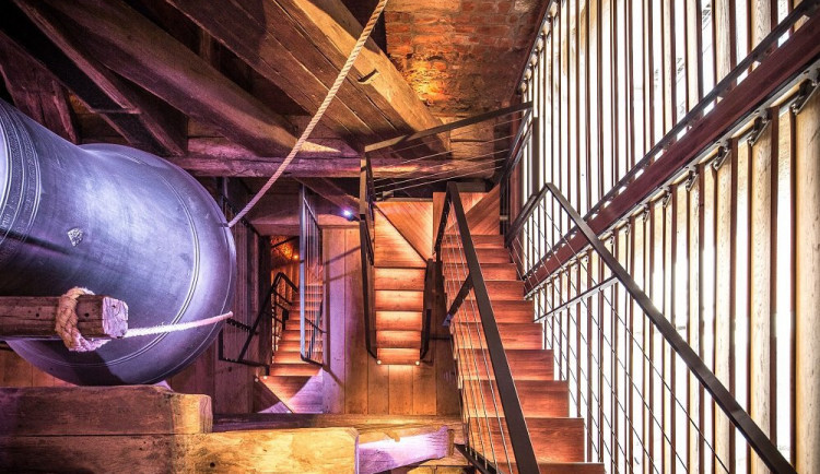 Třetí největší zvon v Česku, královéhradecký Augustin, má závadu a nemůže zvonit