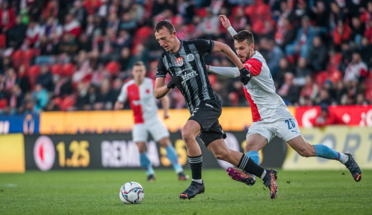 Záložník Matěj Valenta přestoupil z Dynama do Slavie