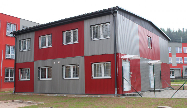 Věznice Odolov na Trutnovsku zvýšila ubytovací kapacity. Do nových ubikací se vejde 30 trestanců