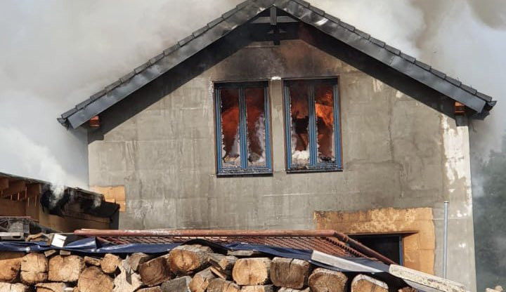 Požár novostavby v České Skalici způsobil škodu pět milionů korun