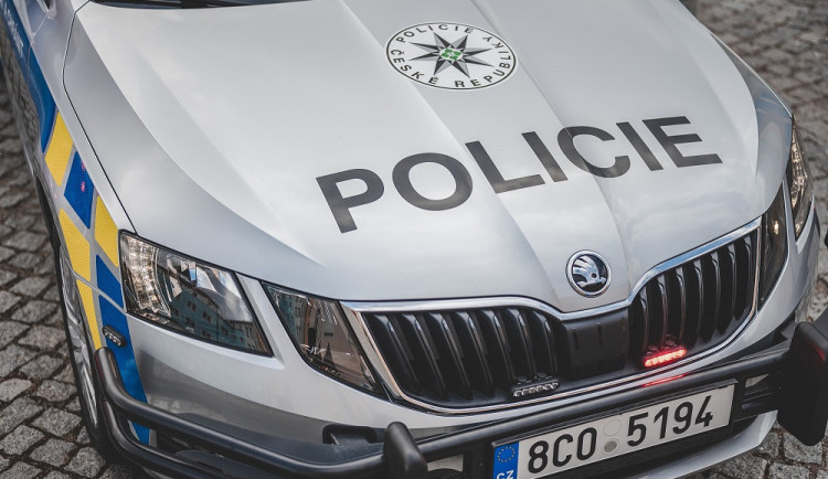 Zaměstnankyně jedné společnosti si nechala vykrást auto. Se svým komplicem si přišla na 400 tisíc