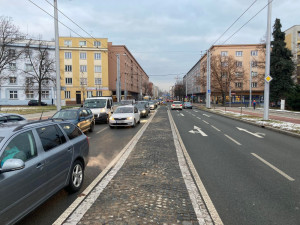 Dopravě v Hradci Králové pomohly nové dálnice. Město buduje chytré řízení dopravy