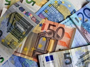 ANKETA: Mělo by Česko přijmou euro? Podle TOP 09 by to mohlo oživit ekonomiku