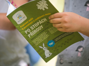 V Hradci Králové se otevřela nová naučná stezka pro děti. Začíná v kempu Stříbrný rybník