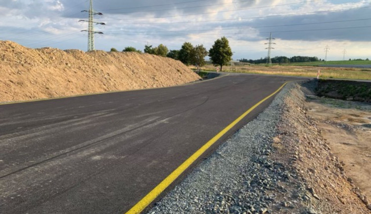 Hradecký kraj začal stavět křižovatku pro napojení průmyslové zóny Solnice - Jih