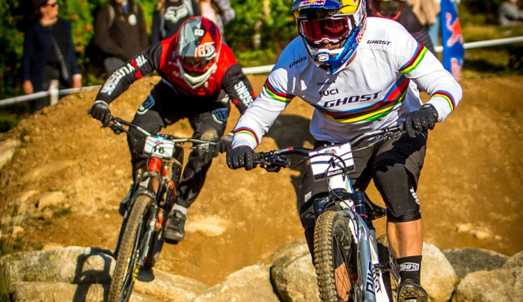 JBC 4X Revelations: Tomáš Slavík je opět neporažený, překvapivé vítězství v ženách přinesla Anna Slancová