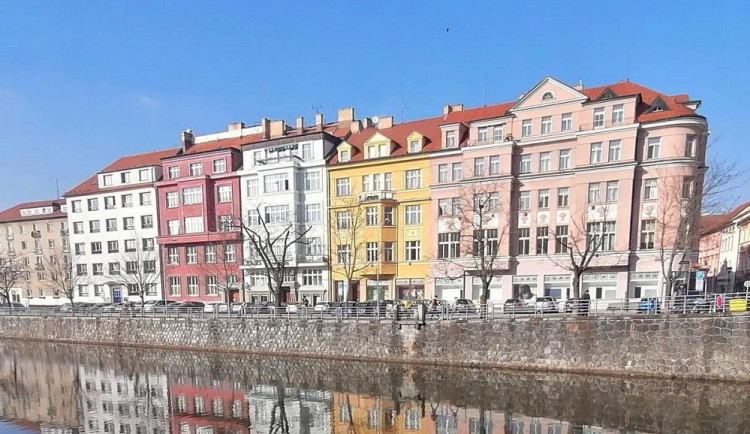 Do kavárny Savoy na břehu Malše chodili herci z divadla. Město chystá rekonstrukci domu