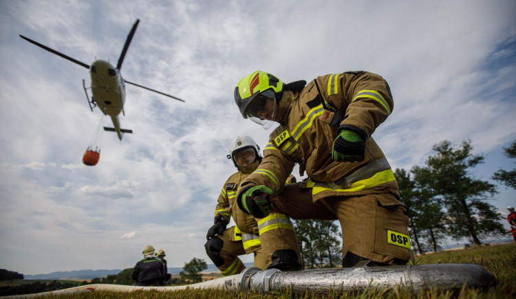 Ve skalách na Broumovsku hořelo. Příčinou byla pravděpodobně nedbalost