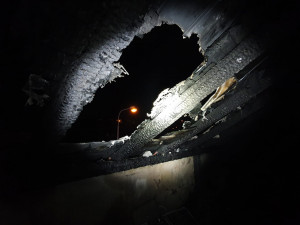 Požár bytového domu v Úpici připravil o domov 17 lidí. Náhradní ubytování zařídilo město