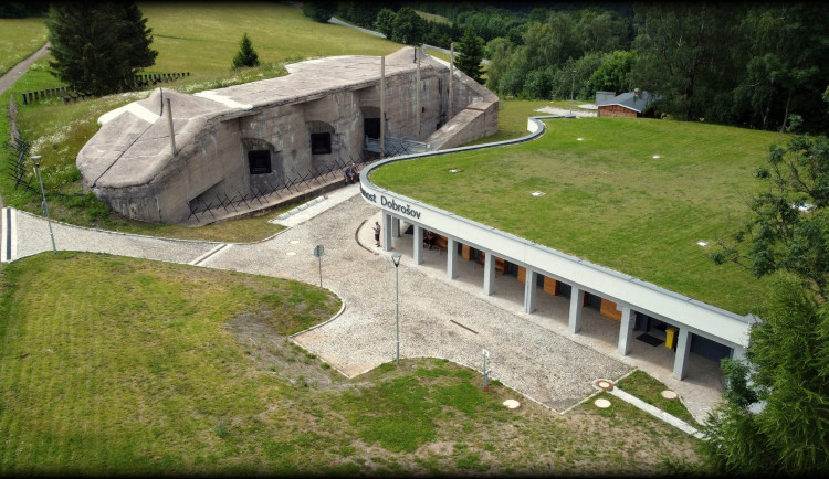 O titul Stavba roku Královéhradeckého kraje 2022 usiluje 19 staveb. Titul může získat Dobrošov