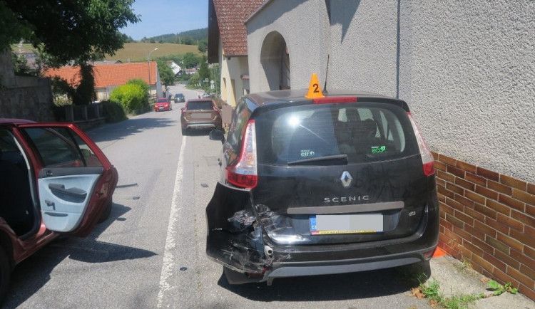VIDEO: Zdrogovaná řidička narazila do auta, kde cestovala žena se třemi dětmi