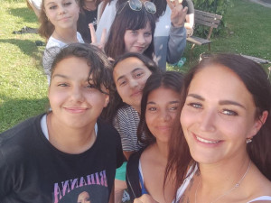 Tereza vyrůstala v dětském domově, teď se snaží dětem pomáhat. Mimo jiné i prodejem svých fotek