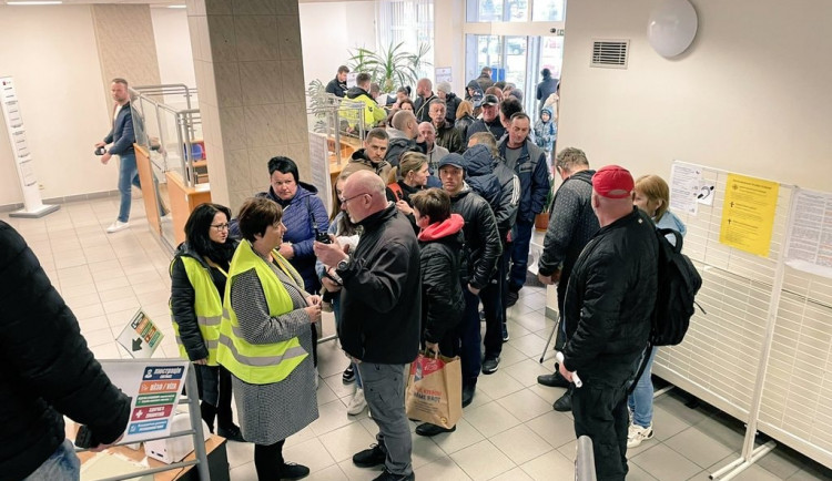 Hradecký kraj ukončí provoz asistenčního centra pro uprchlíky