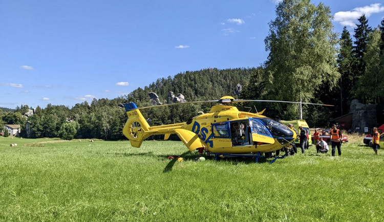 Zásah záchranářů a hasičů v Adršpašských skalách