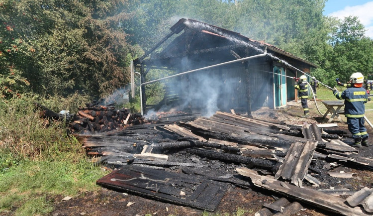Škodí v Jistebnici žhář? Tentokrát hořela budova, kterou využívají letní tábory