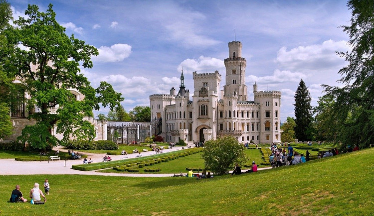 Češi pomáhají nastartovat cestovní ruch, cizinci stále chybí