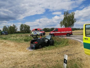 Nehoda osobního auta s traktorem