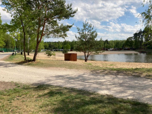Stříbrný rybník v Hradci Králové kvůli špatné vodě ukončil sezonu. Areál jede dál