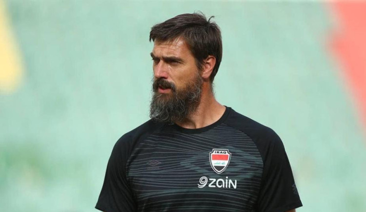 Rok trénoval v Iráku. Hráče jsme hledali po celém světě, vypráví Tobiáš