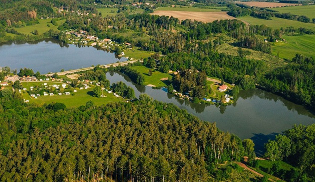 V Oborském rybníku na Jičínsku jsou sinice, koupající by se měli osprchovat