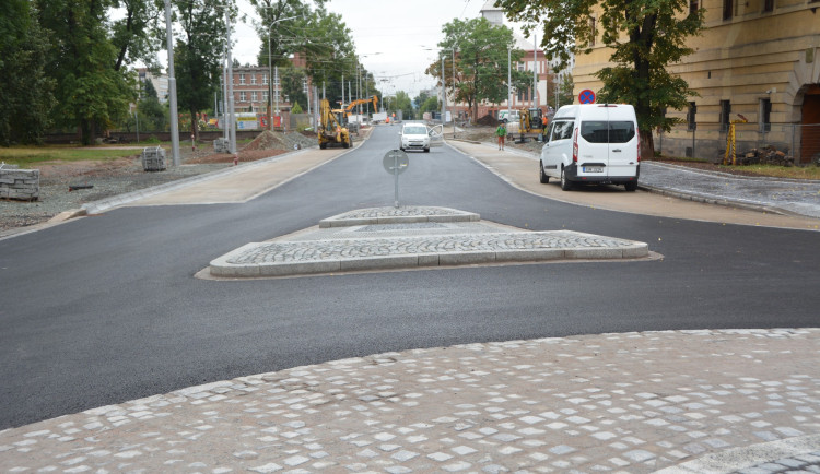 Příští týden se otevře Fortna pro MHD. Řidiči osobáků si musí počkat do konce roku