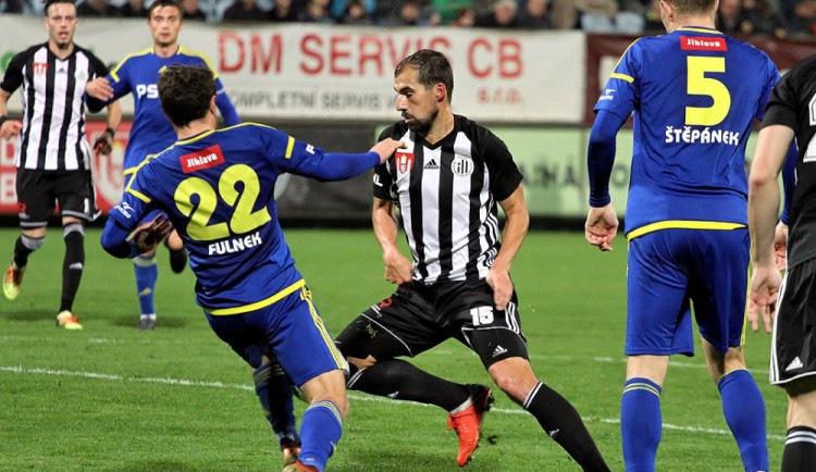 Táborsko přivedlo další posilu. Na jih Čech se vrací útočník Ledecký