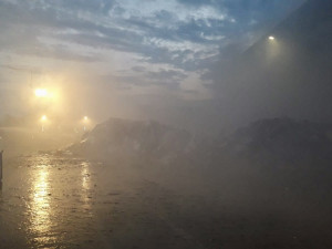 Požár haly s odpadem  v Hradci Králové