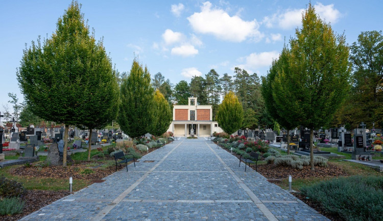 Končí rekonstrukce památkově chráněného hřbitova v Protivíně